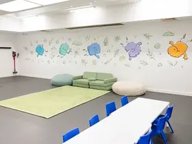 The mural Spin by Ian Mutch