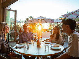 Alfresco dining